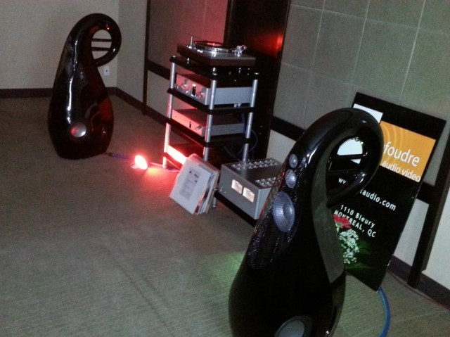 Coup de Foudre room: Vivid audio porn (sorry, speakers), Luxman electronics