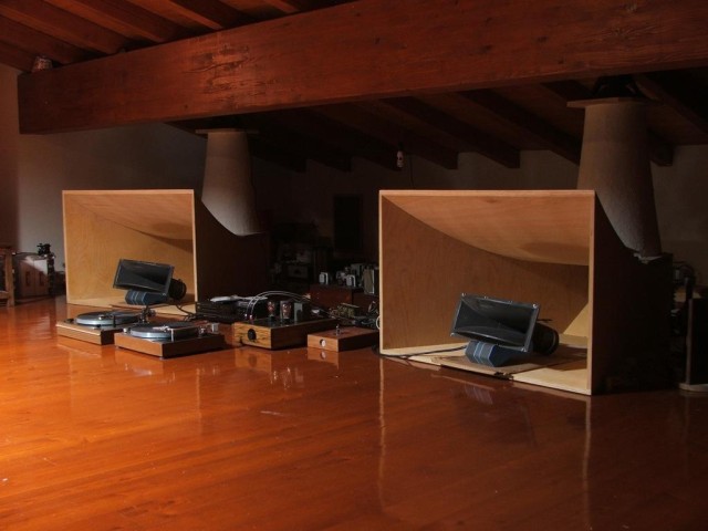 This is the AzuraHorn 50Hz bass horn, from boptura's blog. Nice floors dude! Photo credit: http://doityourselfaudio.blogspot.ca/2012/01/azurahorn-50hz-basshorn-for-sale.html