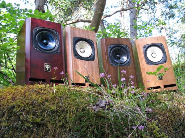 Fonkens in the forest. Photo credit: planet10-hifi.com